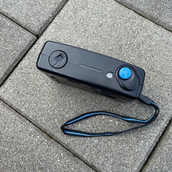 35mm Film Camera - Halina Panorama Camera - Picture 4 of 5